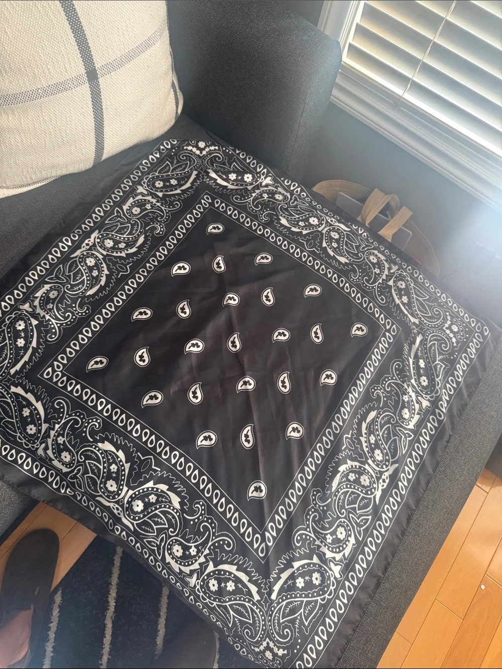 Black and White Paisley Triangle Scarf - Women’s Hair Accessory